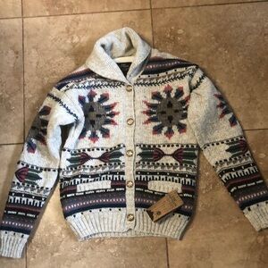 Lost Horizons hand-knitted sweater-Nepal